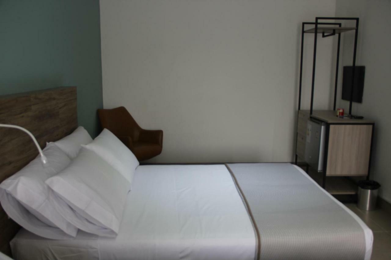סנטה קרוז דה לה סיירה Hotel G מראה חיצוני תמונה